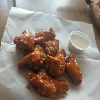 Pizzamania - Wings - lunch special - Pizza Near Me - Long Beach, California
