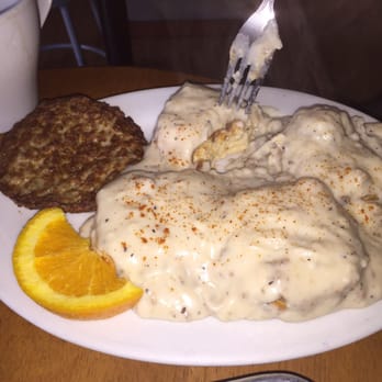 Brewed Cafe & Pub - Full order of biscuits and gravy - Coffee & Tea Near Me - Vancouver, Washington