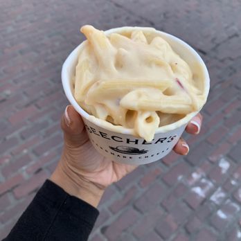 Beecher's Handmade Cheese - 8oz mac n cheese - Cheese Shops Near Me - Seattle, Washington