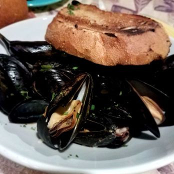 Polcari's Restaurant - Steamed mussels were pretty good. - Pizza Near Me - Saugus, Massachusetts Polcari's Restaurant - Steamed mussels were pretty good. - Pizza Near Me - Saugus, Massachusetts
