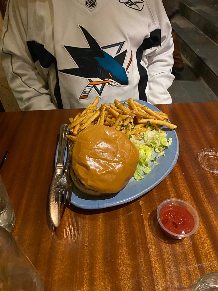 Fumé Bistro & Bar