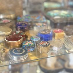 Antique Plus - Cute trinket , pill box , jewelry cases