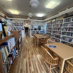 Island Library - Wall Lined w Books books books