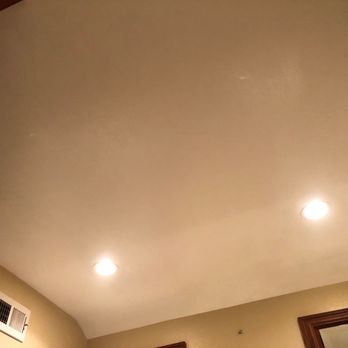 Nice and Fast Painters - Ceiling of the bathroom paint - Painters Near Me