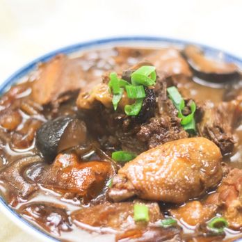 Golden Garden - 小鸡炖蘑菇 Chicken Stew Mushroom - Chinese Near Me - Malden, Massachusetts Golden Garden - 小鸡炖蘑菇 Chicken Stew Mushroom - Chinese Near Me - Malden, Massachusetts