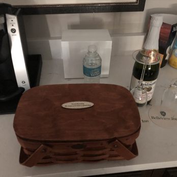 The Belleview Inn - A complimentary picnic basket with snacks. - Hotels Near Me - Belleair, Florida The Belleview Inn - A complimentary picnic basket with snacks. - Hotels Near Me - Belleair, Florida