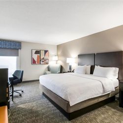 Hampton Inn Milledgeville - Guest room