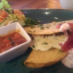 Chiquito - Beef chilli tacos