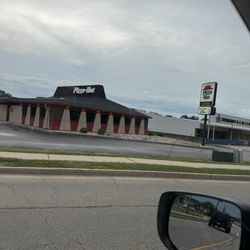 Pizza Hut - Outside