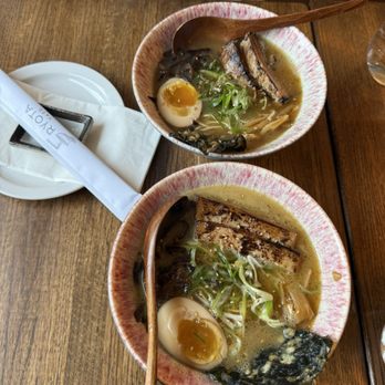 Ryota - Sushi Bars Near Me - Chicago, Illinois