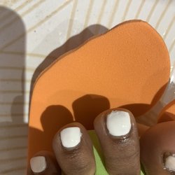 Cali Nails - Sloppy pedicure.