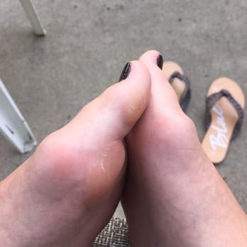 Le Petit Nails Salon - Sloppy callus removal, which I paid extra for and even asked him to make sure my feet were nice and smooth. - Nail Salons Near Me - Shorewood, Illinois
