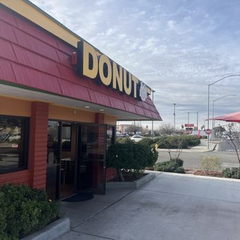 Donut Basket - Donuts Near Me - Madera, California