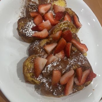Cardinal Cafe - French toast strawberries - Cafes Near Me - Pompton Lakes, New Jersey