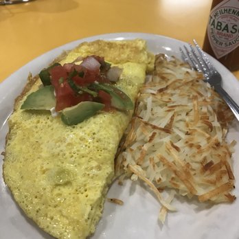 Boom-a-Rang - ows an omelet and hash browns - New American Near Me - Mustang, Oklahoma