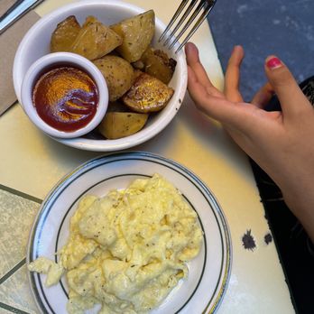 MUD - Eggs potatoes - Coffee & Tea Near Me - New York, New York