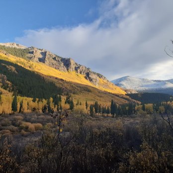 Abyss Trail - Hiking Near Me