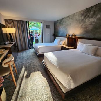Hyatt Lodge Oak Brook Chicago - Hotels Near Me - Oak Brook, Illinois