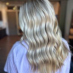 1 Oak Salon