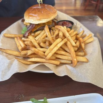 Upper Shirley Vineyards - Smash burger - Wineries Near Me - Charles City, Virginia Upper Shirley Vineyards - Smash burger - Wineries Near Me - Charles City, Virginia
