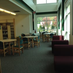 Farmingdale Public Library - Beautiful open floor plan and high ceilings