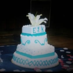 Angel's Party Supply - This is the cake they provided for the wedding. Northgate could have done better than this! It's literally slanted and uneven.