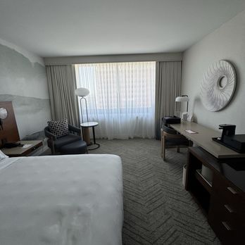 Marriott Long Beach Downtown - King bedroom - Hotels Near Me - Long Beach, California