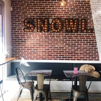 Snowl - Sitting Area - Desserts Near Me - Aurora, Colorado Snowl - Sitting Area - Desserts Near Me - Aurora, Colorado