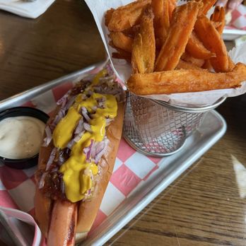 Hungry Bull Burger - Burgers Near Me - Plainville, Connecticut
