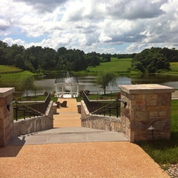 Mount Ida Farm - Steps down to the ceremony site. A perfect ceremony aisle! - Venues & Event Spaces Near Me - Charlottesville, Virginia Mount Ida Farm - Steps down to the ceremony site. A perfect ceremony aisle! - Venues & Event Spaces Near Me - Charlottesville, Virginia