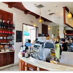 Urth Caffé - Urth vibe.