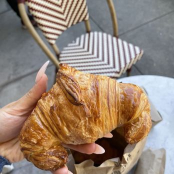 La Châtaigne - French butter croissant - Patisserie/Cake Shop Near Me - Lafayette, California La Châtaigne - French butter croissant - Patisserie/Cake Shop Near Me - Lafayette, California
