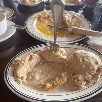 Mimi's Cafe - Dried Biscuits and gravy - Breakfast & Brunch Near Me - Fresno, California Mimi's Cafe - Dried Biscuits and gravy - Breakfast & Brunch Near Me - Fresno, California