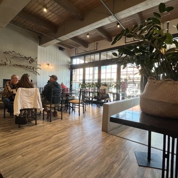 Fleur Bake Shop - indoor seating - Bakeries Near Me - Whitefish, Montana