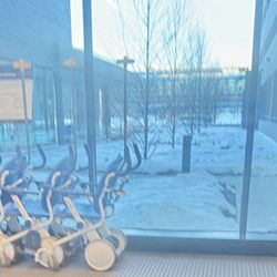 Penn Orthopaedics Radnor - Wheel chairs off the elevators