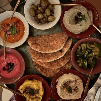 Dear Daphni - Mediterranean Near Me - Philadelphia, Pennsylvania