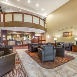 Best Western Plus Grand Island Inn & Suites - Lobby