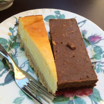 Au Jardin des Thés - Cheesecake et praliné crunch - Tea Rooms Near Me - Toulouse, 31 Au Jardin des Thés - Cheesecake et praliné crunch - Tea Rooms Near Me - Toulouse, 31
