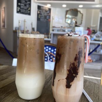 Le Petit Paris - Iced horchata latte and peppermint mocha - French Near Me - Atlantic Beach, Florida Le Petit Paris - Iced horchata latte and peppermint mocha - French Near Me - Atlantic Beach, Florida