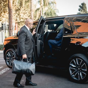 Elite Point Transportation - First class service anywhere in Southern California providing airport transportation, wine tours, wedding, services, funeral services. - Limos Near Me - Temecula, California