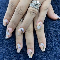 LT Nails