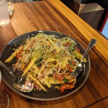 Rangoon Burmese Kitchen - Mango salad - Burmese Near Me - Honolulu, Hawaii