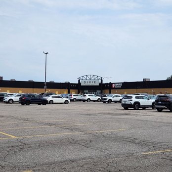 Dixie Outlet Mall - Shopping Centers Near Me - Mississauga, Ontario Dixie Outlet Mall - Shopping Centers Near Me - Mississauga, Ontario