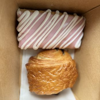 The Great Gadsby Bakery - Raspberry puff pastry and chocolate croissant - Bakeries Near Me - Gilbert, Arizona The Great Gadsby Bakery - Raspberry puff pastry and chocolate croissant - Bakeries Near Me - Gilbert, Arizona