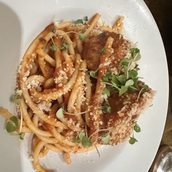 Cacio - Bucatini split - Italian Near Me - Sacramento, California Cacio - Bucatini split - Italian Near Me - Sacramento, California