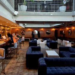 Eberhard Social House