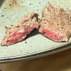 Cagney's Kitchen - The raw steak i was served.