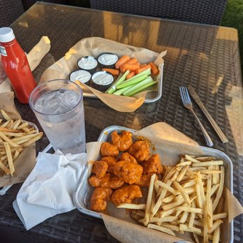 Buffalo Wild Wings - Sports Bars Near Me - Cutler Bay, Florida