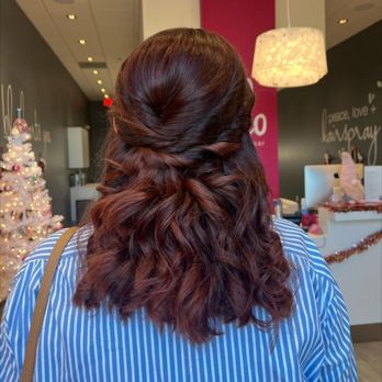 Blo Blow Dry Bar - Twist - Blow Dry/Out Services Near Me - Dallas, Texas