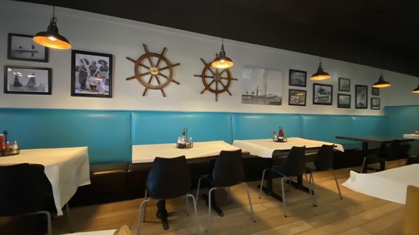 Pompano's Seafood House & Oyster Bar by null